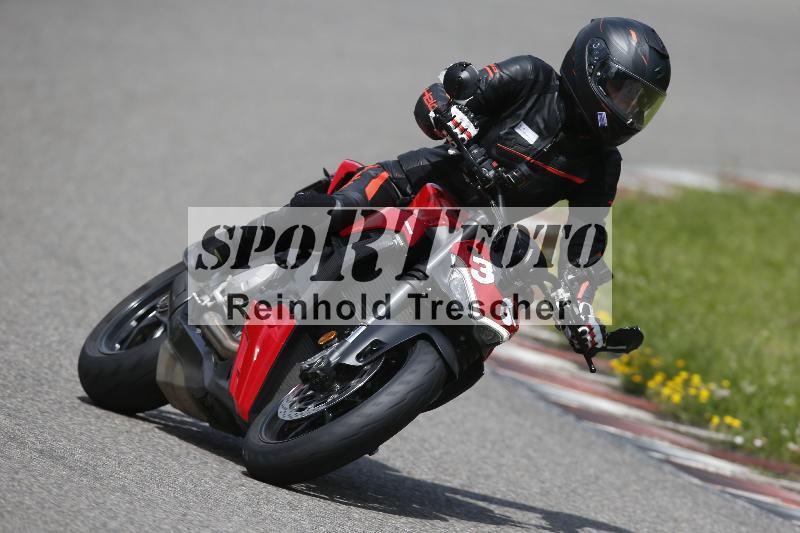 /Archiv-2024/29 12.06.2024 MOTO.CH Track Day ADR/Gruppe blau/36